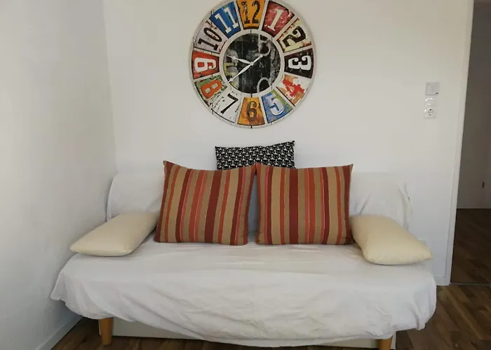 홈스테이 Gaestezimmer Mit Eigenem Bad In Reihenmittelhaus